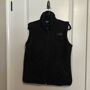 The North Face Women’s Black Sherpa Vest Large